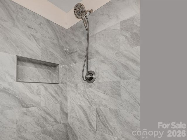 7 Hope Lane, Weaverville, NC 28787