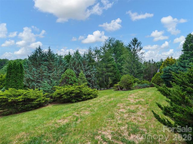 7 Hope Lane, Weaverville, NC 28787