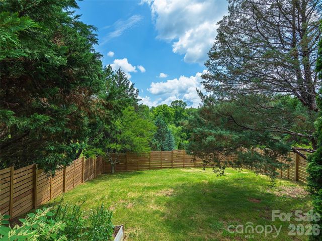 7 Hope Lane, Weaverville, NC 28787