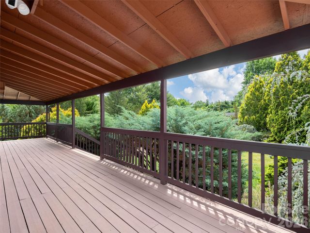 7 Hope Lane, Weaverville, NC 28787