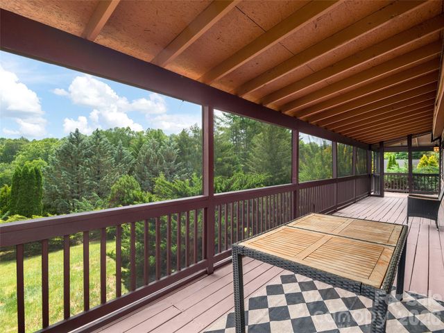 7 Hope Lane, Weaverville, NC 28787