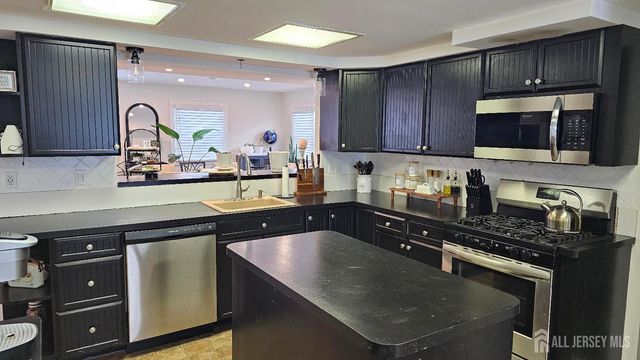 10 Darrow Court, South Brunswick, NJ 08824