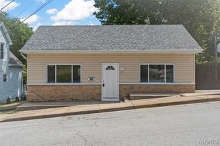 800 N 4th Street, St Charles, MO 63301