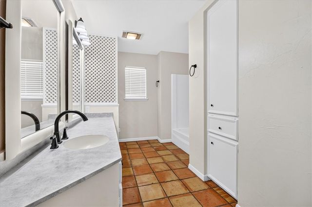 5037 Moultrie Dr, Corpus Christi, TX 78413