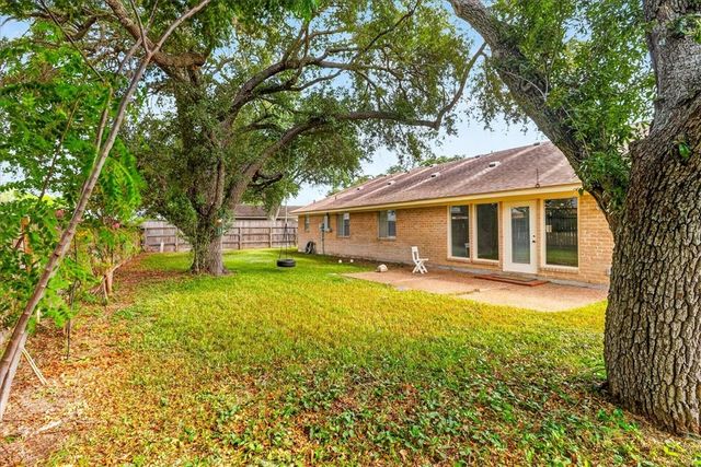 5037 Moultrie Dr, Corpus Christi, TX 78413
