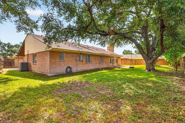 5037 Moultrie Dr, Corpus Christi, TX 78413