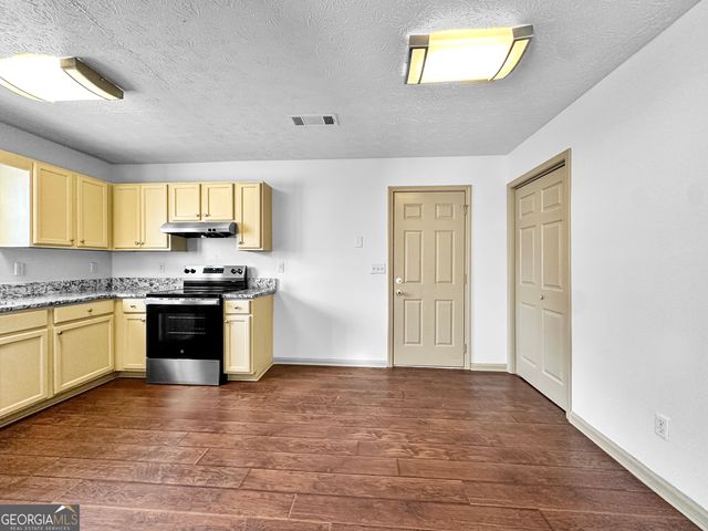 177 Bay Court Drive, Stockbridge, GA 30281