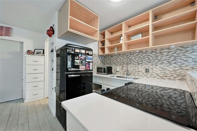 1103 Kenwood Ave A, Austin, TX 78704