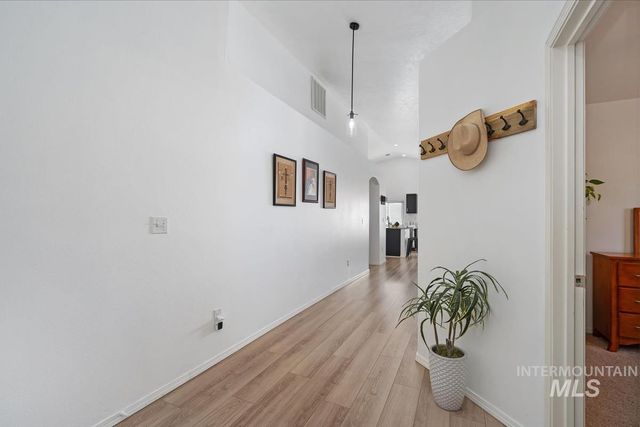 7529 W Middle Fork, Boise, ID 83709