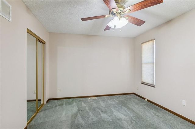 900 Shiloh Court, Liberty, MO 64068