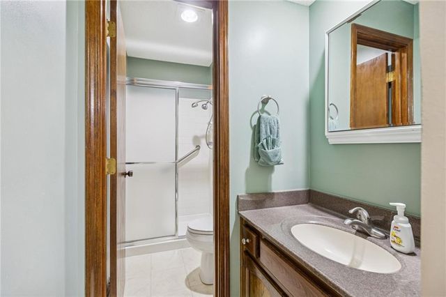 900 Shiloh Court, Liberty, MO 64068