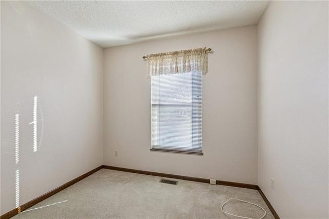 900 Shiloh Court, Liberty, MO 64068