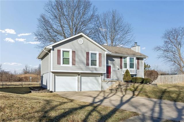 900 Shiloh Court, Liberty, MO 64068