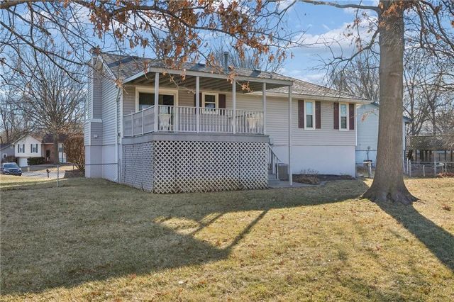 900 Shiloh Court, Liberty, MO 64068