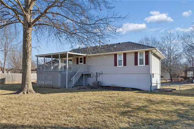 900 Shiloh Court, Liberty, MO 64068