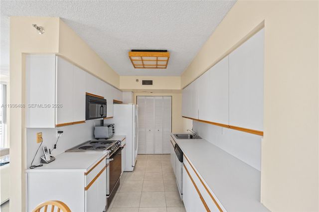 19195 NE 36th Ct 1706, Aventura, FL 33180