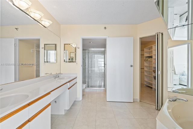 19195 NE 36th Ct 1706, Aventura, FL 33180