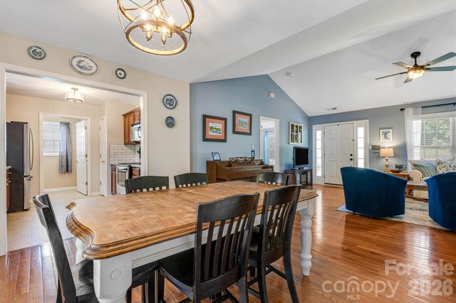 3353 48th Avenue Lane NE, Hickory, NC 28601