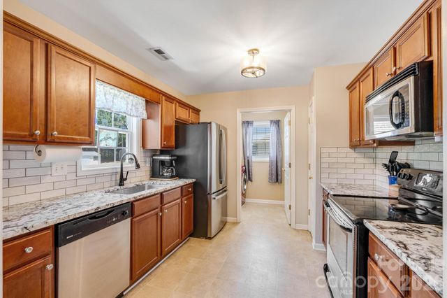 3353 48th Avenue Lane NE, Hickory, NC 28601