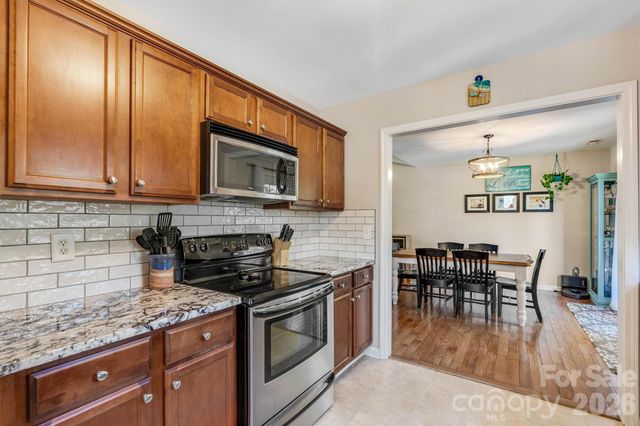 3353 48th Avenue Lane NE, Hickory, NC 28601