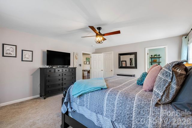 3353 48th Avenue Lane NE, Hickory, NC 28601