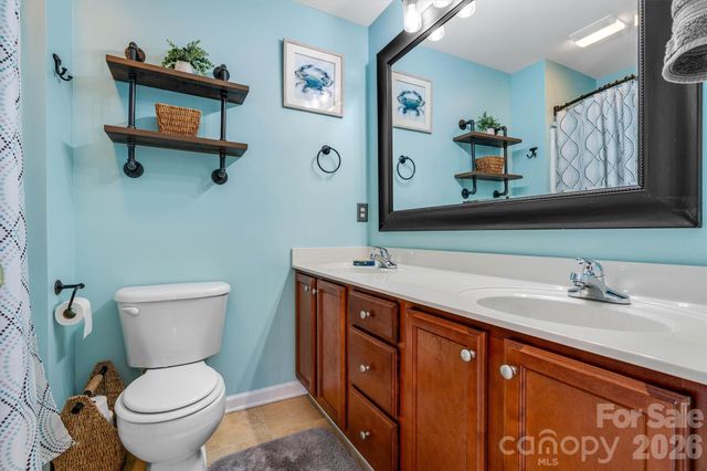 3353 48th Avenue Lane NE, Hickory, NC 28601
