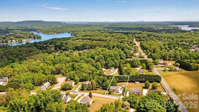 3353 48th Avenue Lane NE, Hickory, NC 28601