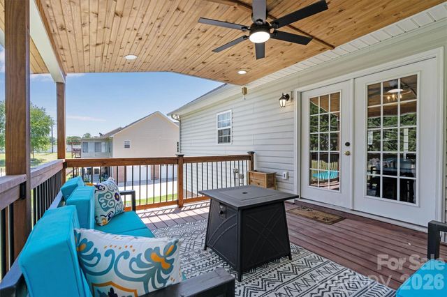3353 48th Avenue Lane NE, Hickory, NC 28601
