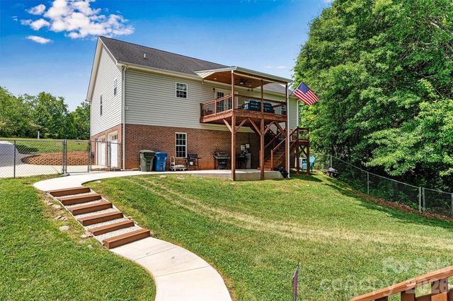 3353 48th Avenue Lane NE, Hickory, NC 28601