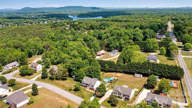 3353 48th Avenue Lane NE, Hickory, NC 28601