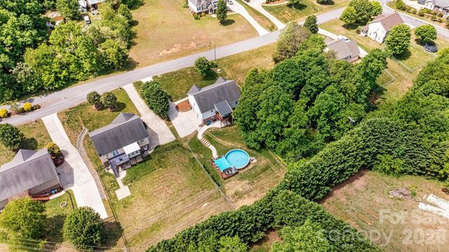 3353 48th Avenue Lane NE, Hickory, NC 28601