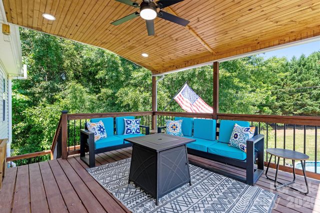 3353 48th Avenue Lane NE, Hickory, NC 28601