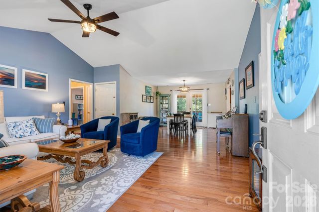 3353 48th Avenue Lane NE, Hickory, NC 28601