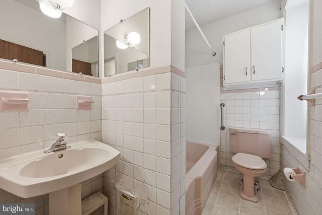 353 HERMITAGE ST, Philadelphia, PA 19128