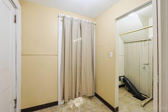 982 Hatch Street, Cincinnati, OH 45208