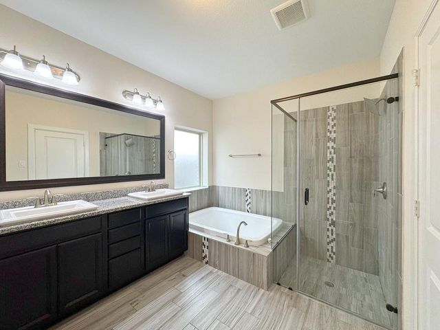 2514 Deerwood Heights Lane, Manvel, TX 77578
