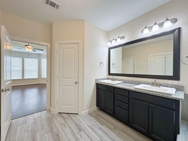2514 Deerwood Heights Lane, Manvel, TX 77578