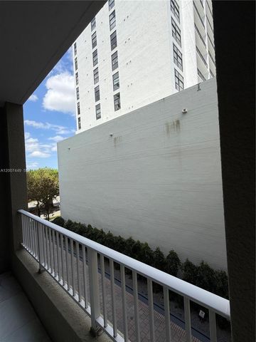 3180 SW 22nd Ter 302, Miami, FL 33145