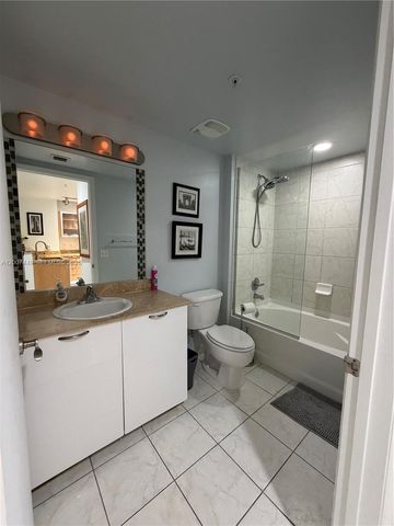 3180 SW 22nd Ter 302, Miami, FL 33145