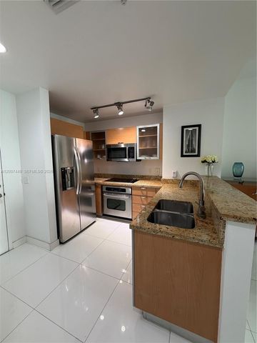 3180 SW 22nd Ter 302, Miami, FL 33145