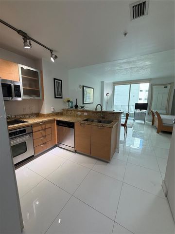 3180 SW 22nd Ter 302, Miami, FL 33145