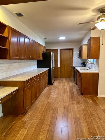 939 Serenade, San Antonio, TX 78213