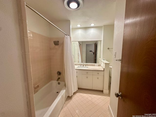 939 Serenade, San Antonio, TX 78213