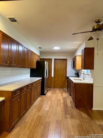 939 Serenade, San Antonio, TX 78213