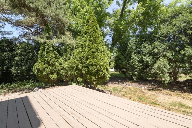 W132N8130 Danell DRIVE, Menomonee Falls, WI 53051