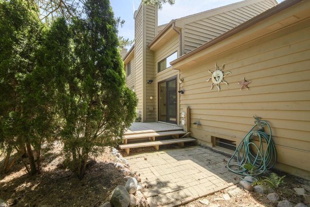 W132N8130 Danell DRIVE, Menomonee Falls, WI 53051