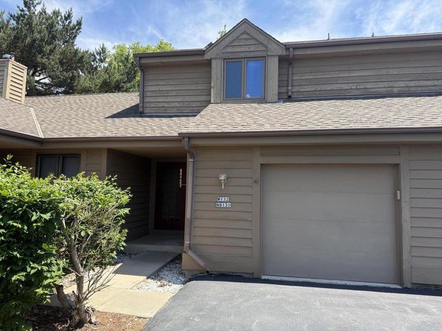 W132N8130 Danell DRIVE, Menomonee Falls, WI 53051