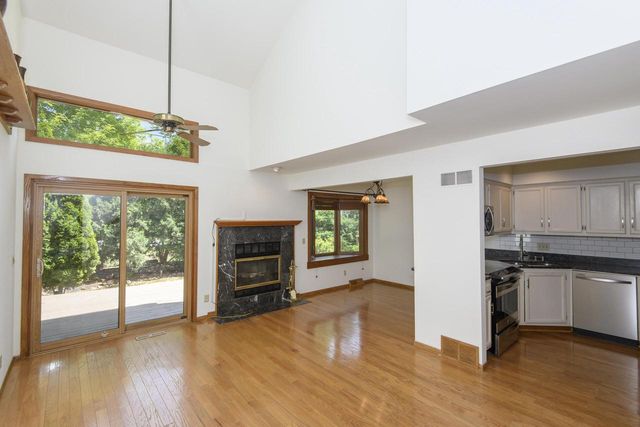 W132N8130 Danell DRIVE, Menomonee Falls, WI 53051