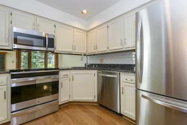 W132N8130 Danell DRIVE, Menomonee Falls, WI 53051