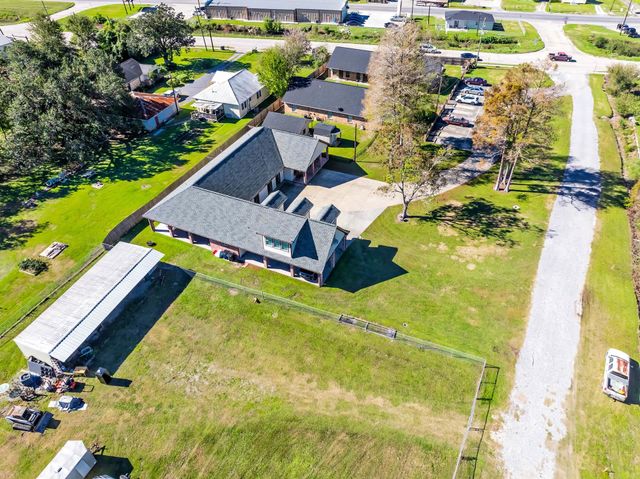 100, 102 Pasture Court, Thibodaux, LA 70301